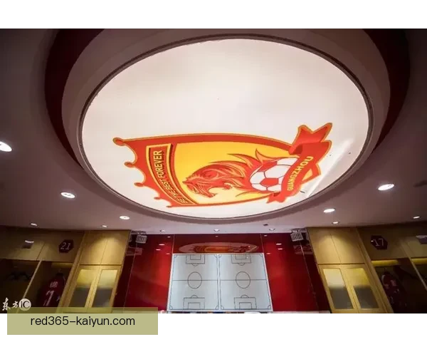 德尚提升更衣室管理，打造团队凝聚力与士气的秘密武器，表现亮眼。