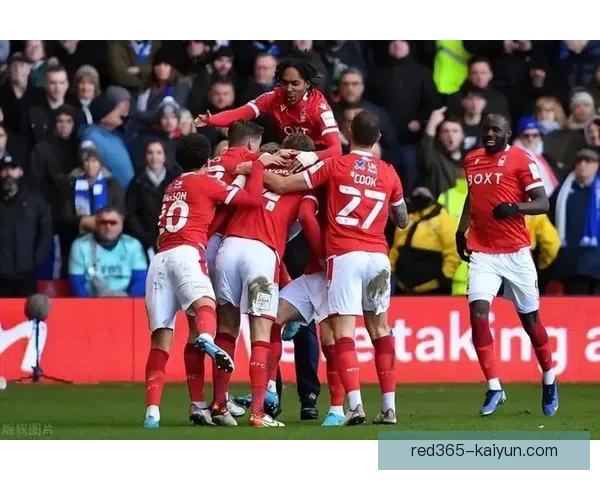 诺丁汉森林在转会窗中活跃签约 新援加盟助推球队实力提升