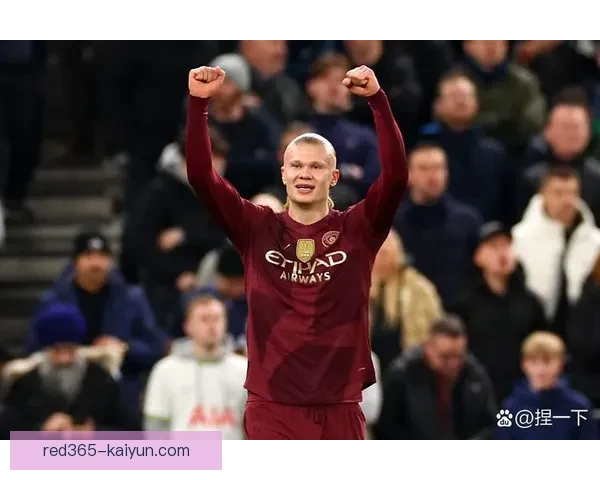 英超年度新闻：2023赛季球队表现波动，竞争格局愈发复杂。